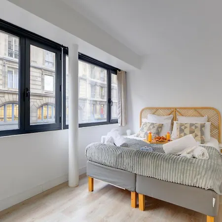 Bluestay 123 - Superb In * Paris